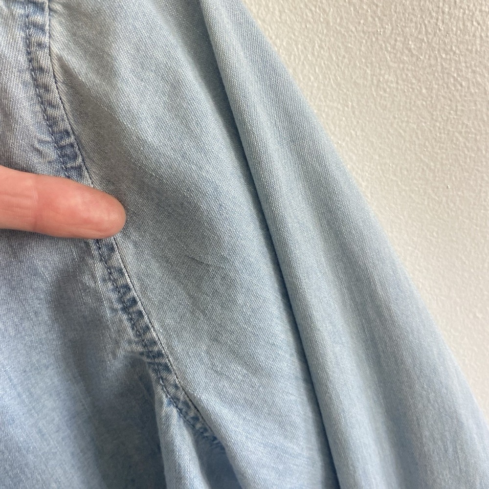 3/$25 Jill soft Blue denim shirt with knot buttons XS - Picture 6 of 8